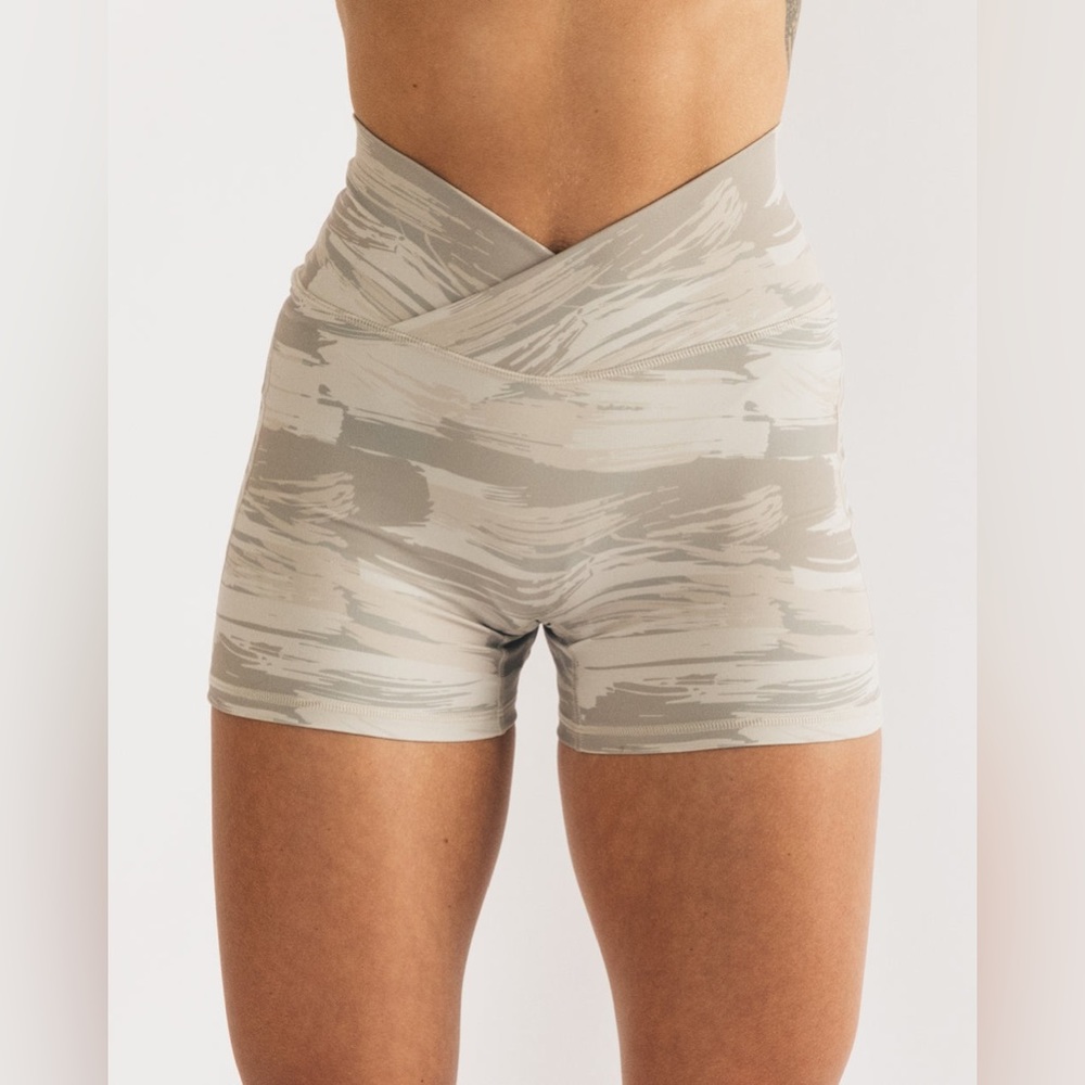 ALPHALETE SURFACE POWER SHORTS